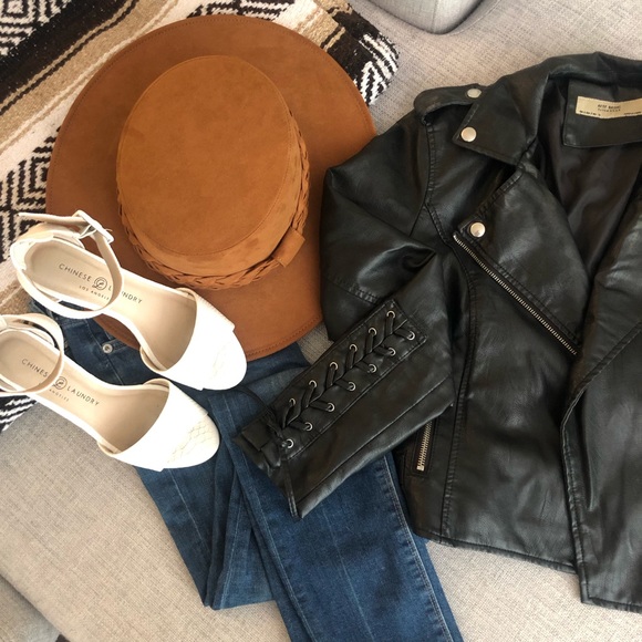 Chinese laundry white snake skin sandals size 6.5. - Picture 5 of 5